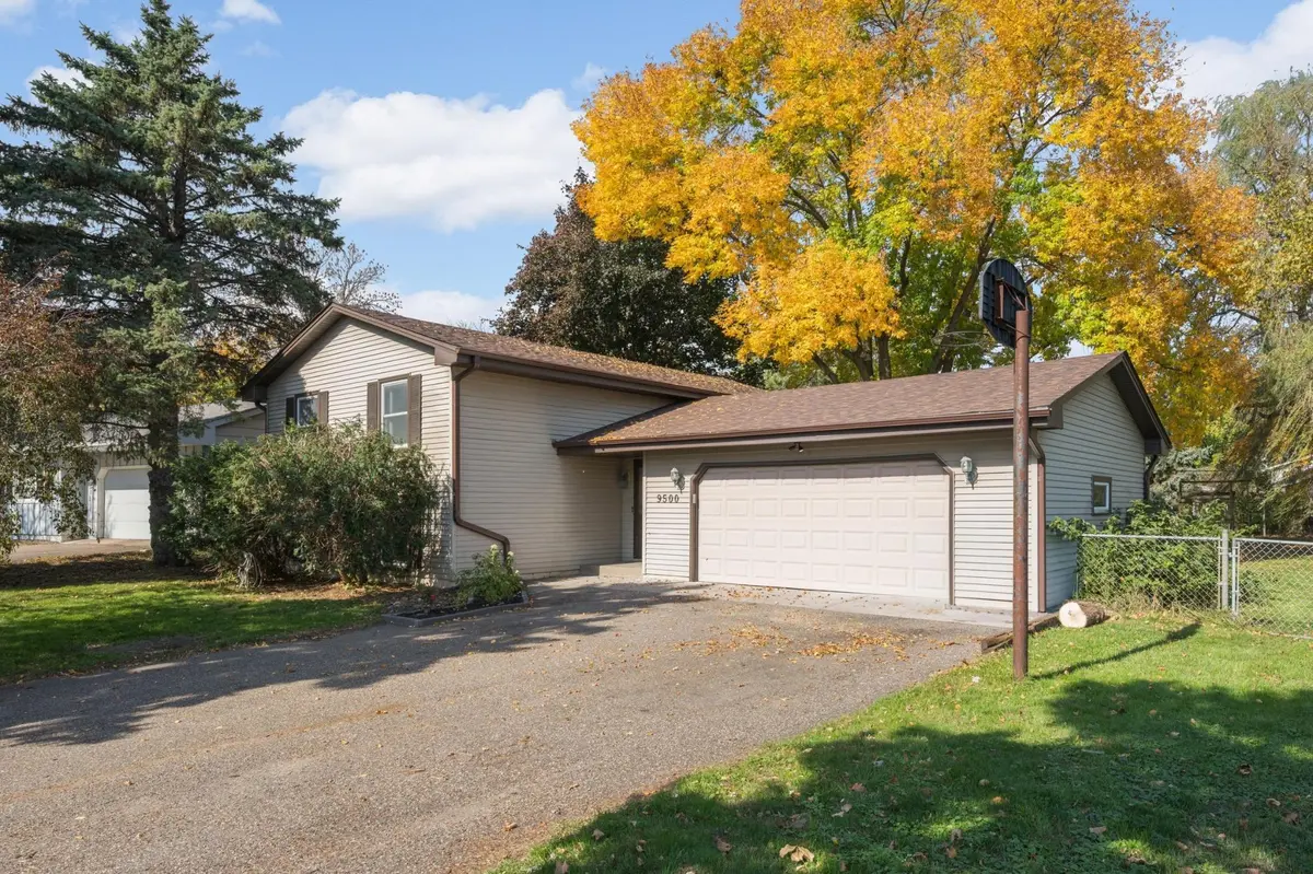 9500 99th PL N, Maple Grove, MN 55369