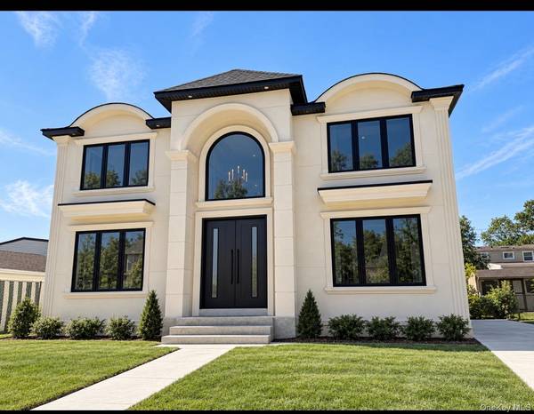 1927 Franklin RD, Valley Stream, NY 11580