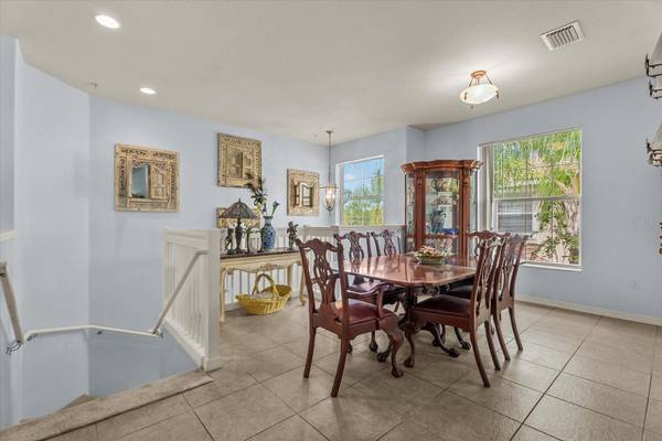 5725 FOSSANO DR #706, Sarasota, FL 34238