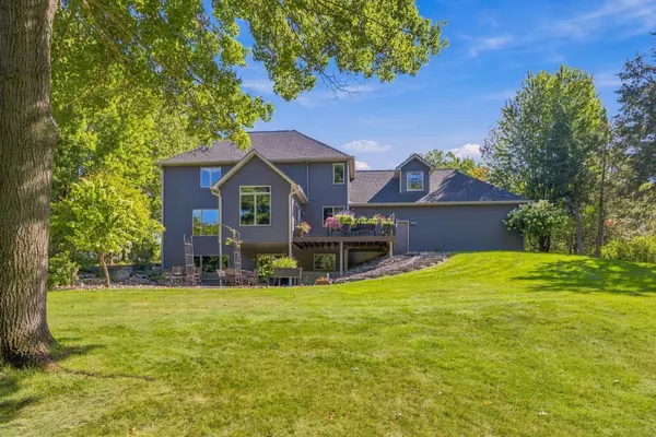 713 Crosby DR, Hudson, WI 54016