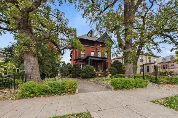 302 Summit AVE #4, Saint Paul, MN 55102