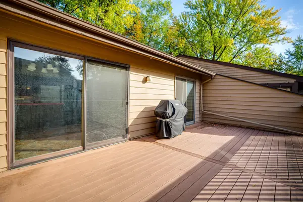 472 W Eagle Lake DR, Maple Grove, MN 55369