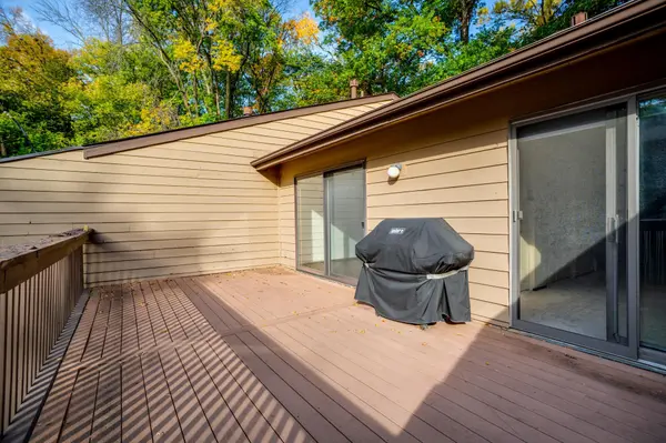 472 W Eagle Lake DR, Maple Grove, MN 55369
