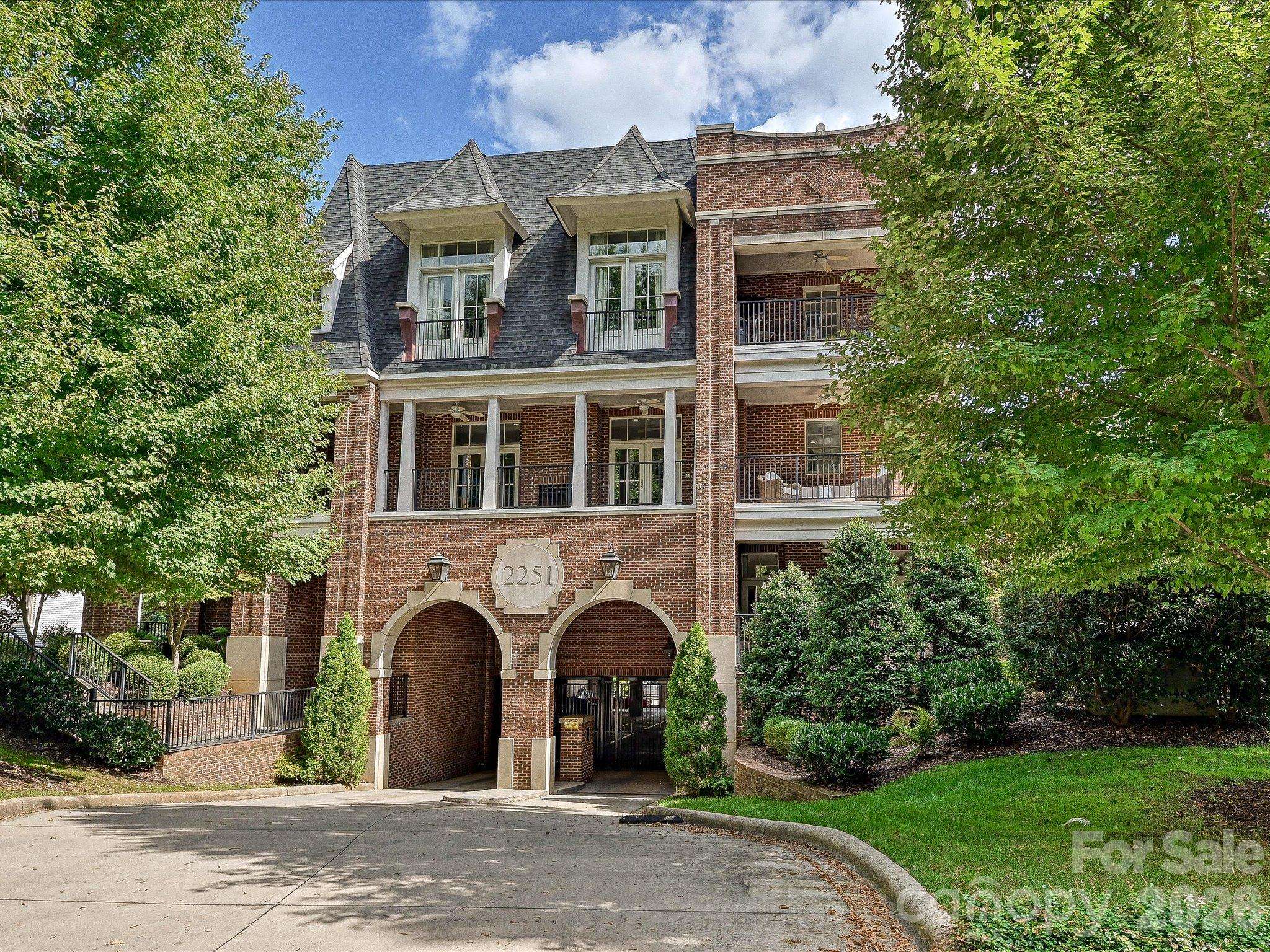 2251 Selwyn AVE #203, Charlotte, NC 28207