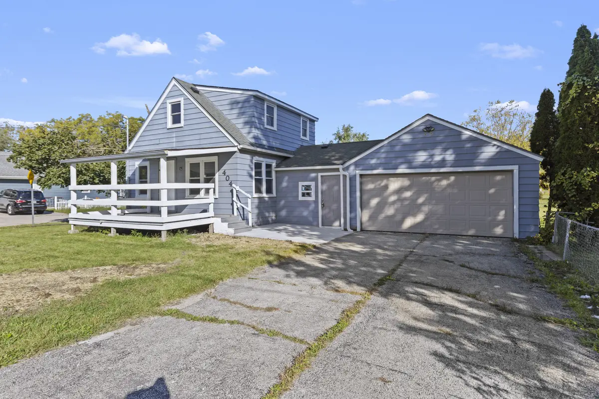 404 Pershing AVE, Machesney Park, IL 61115