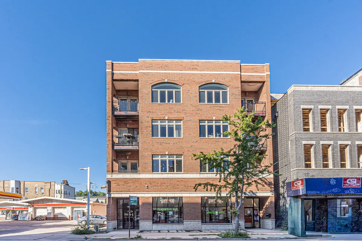 1154 W Diversey Pkwy #2W, Chicago, IL 60614