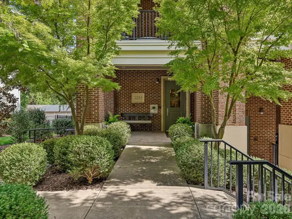 2251 Selwyn AVE #203, Charlotte, NC 28207