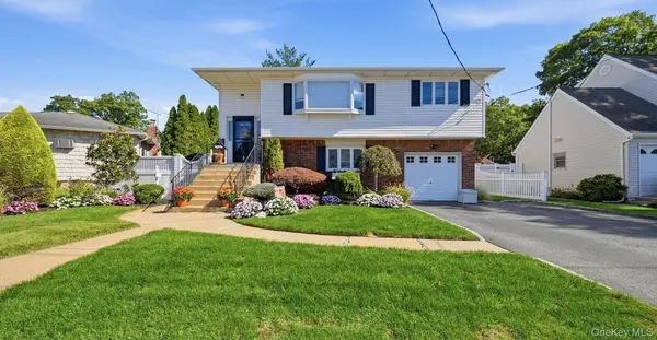 1523 Dewey AVE, North Bellmore, NY 11710