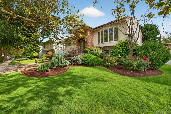 23 Gale DR, North Woodmere, NY 11581