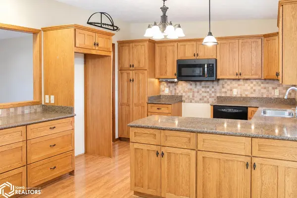 702 E Franklin ST, Bloomfield, IA 52537