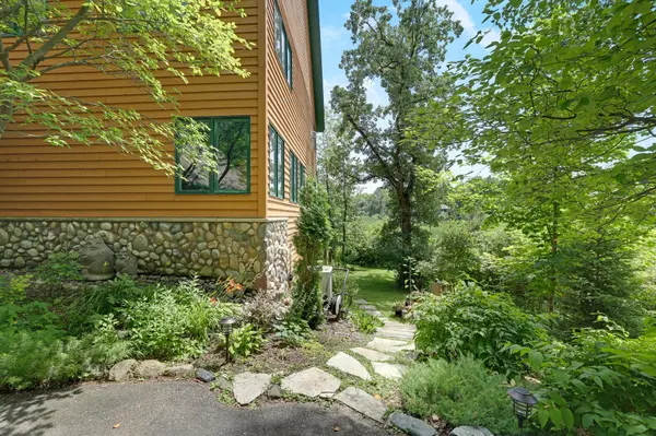 502 Shoreline DR, Wayzata, MN 55391