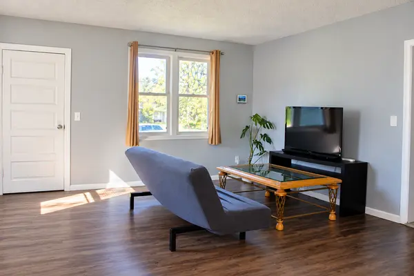1960 Ide ST, Maplewood, MN 55109