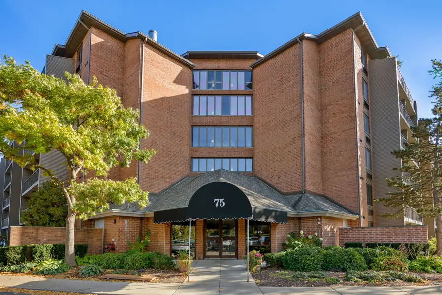 75 Kristin CIR #218, Schaumburg, IL 60195