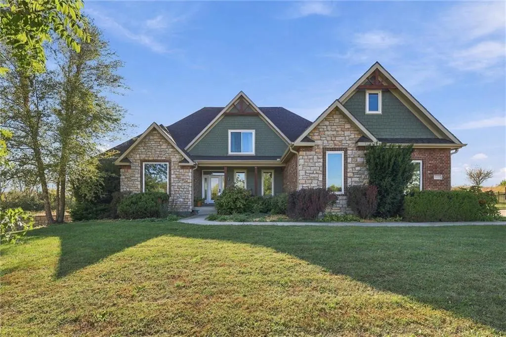 22205 143rd Pkwy, Basehor, KS 66007