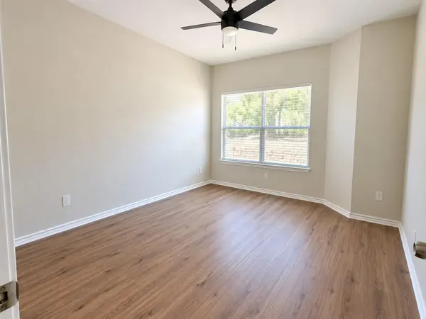 6000 Shepherd Mountain CV #204, Austin, TX 78730