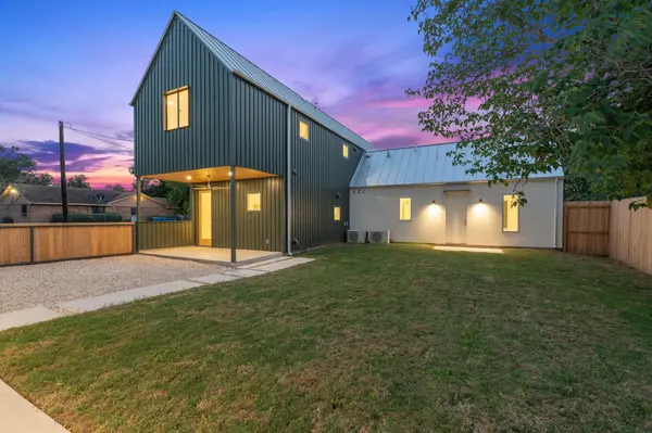 420 S Brazos ST, Lockhart, TX 78644
