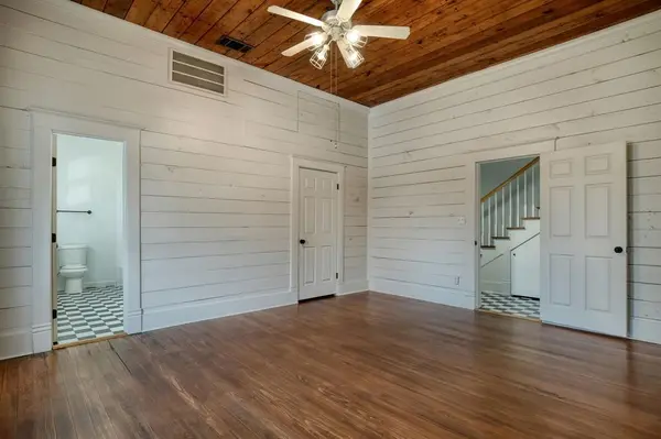 100 S Broad ST, Coupland, TX 78615