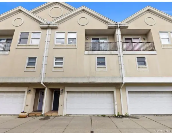 223 Beach 3rd ST, Far Rockaway, NY 11691