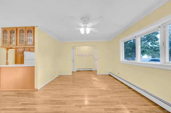 87 Somerset AVE, Mastic, NY 11950