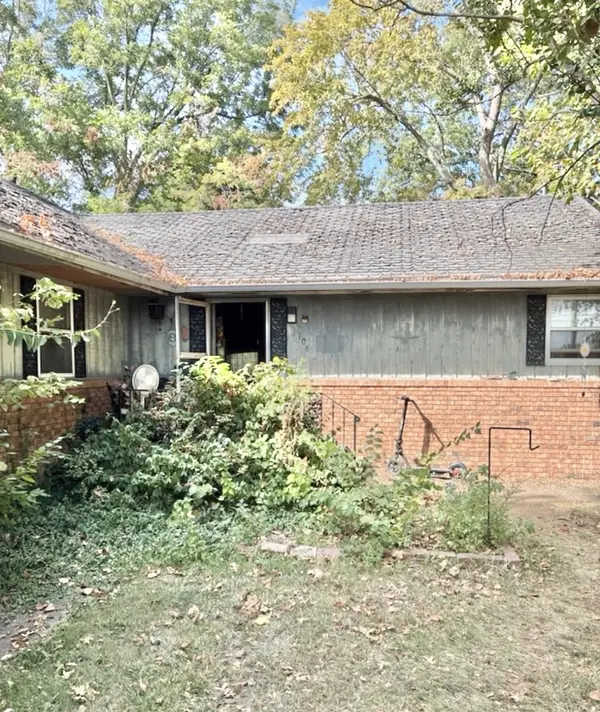 108 N 4th ST, Marion, IL 62959