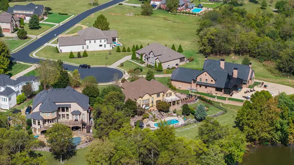 824 Stonebrook Dr, Lebanon, TN 37087