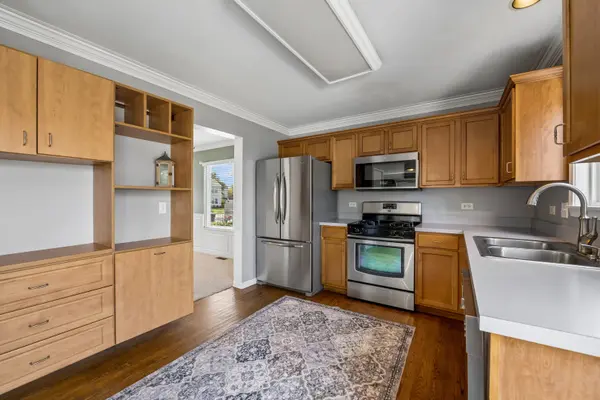 10166 Compton DR, Huntley, IL 60142