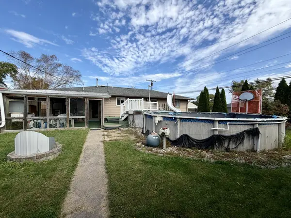 815 W 39th Avenue, Hobart, IN 46342