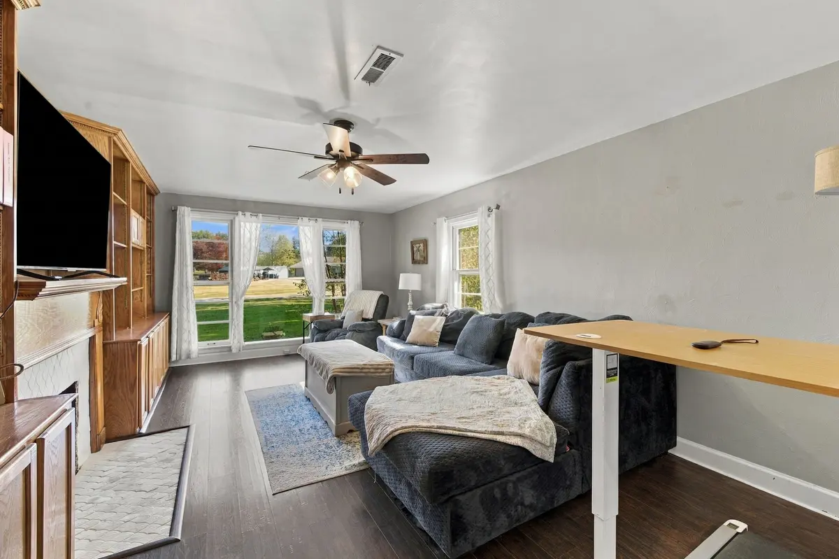41 Curtis Chapel Rd, Mc Ewen, TN 37101