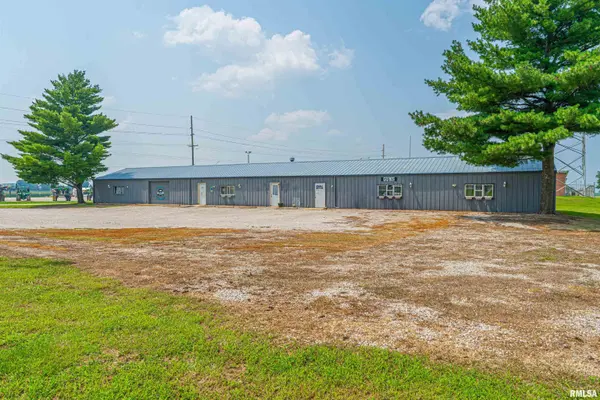 9632 State Route 29, Mason City, IL 62664