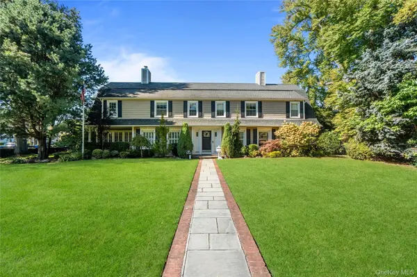 22 Nassau BLVD, Garden City, NY 11530