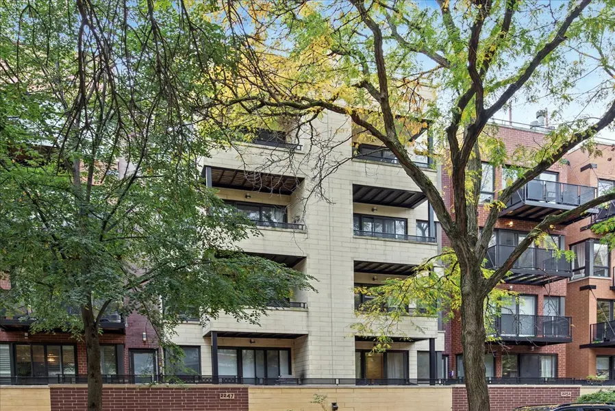 2247 W Wabansia AVE #204, Chicago, IL 60647