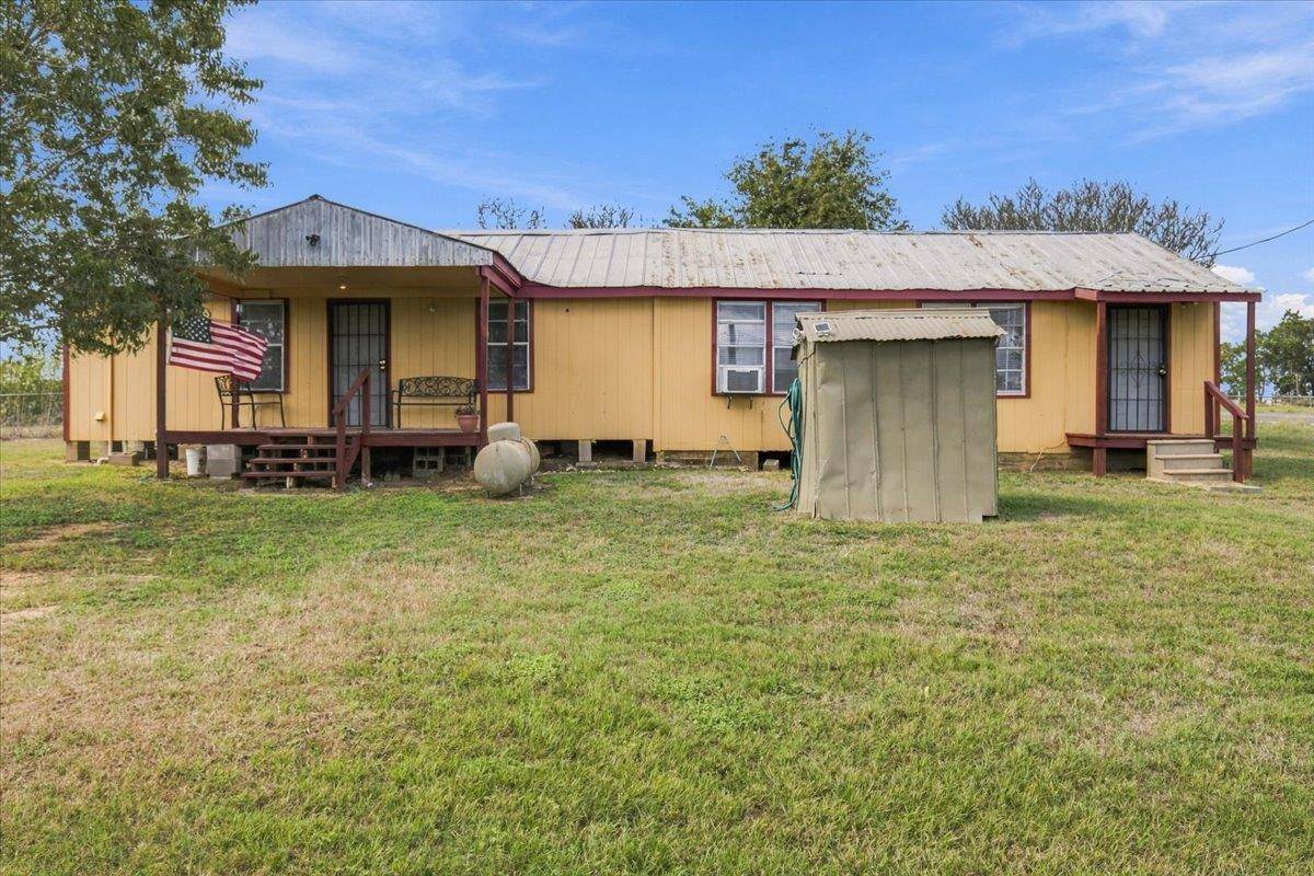 7033 FM County Road 957, Schulenburg, TX 78956