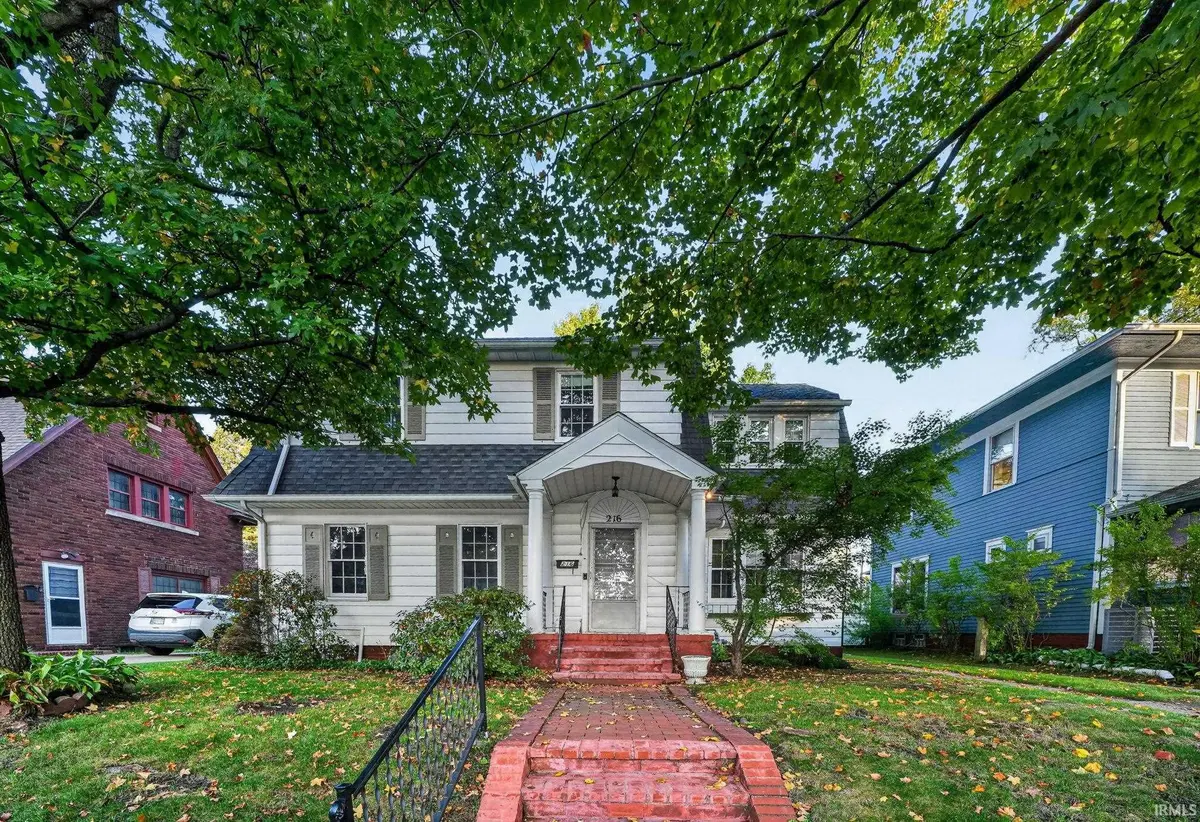 216 N Sunnyside AVE, South Bend, IN 46617-3332