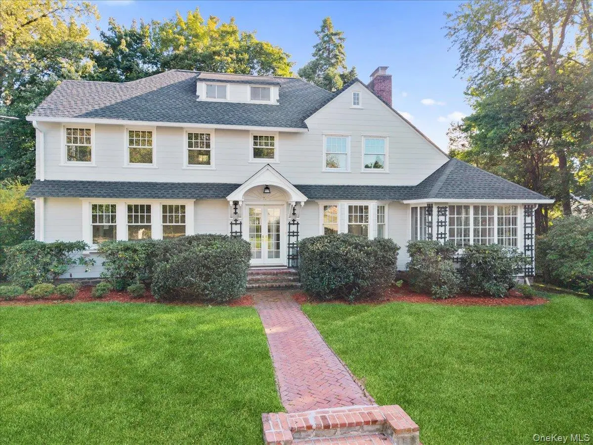 20 Whitfield TER, New Rochelle, NY 10801