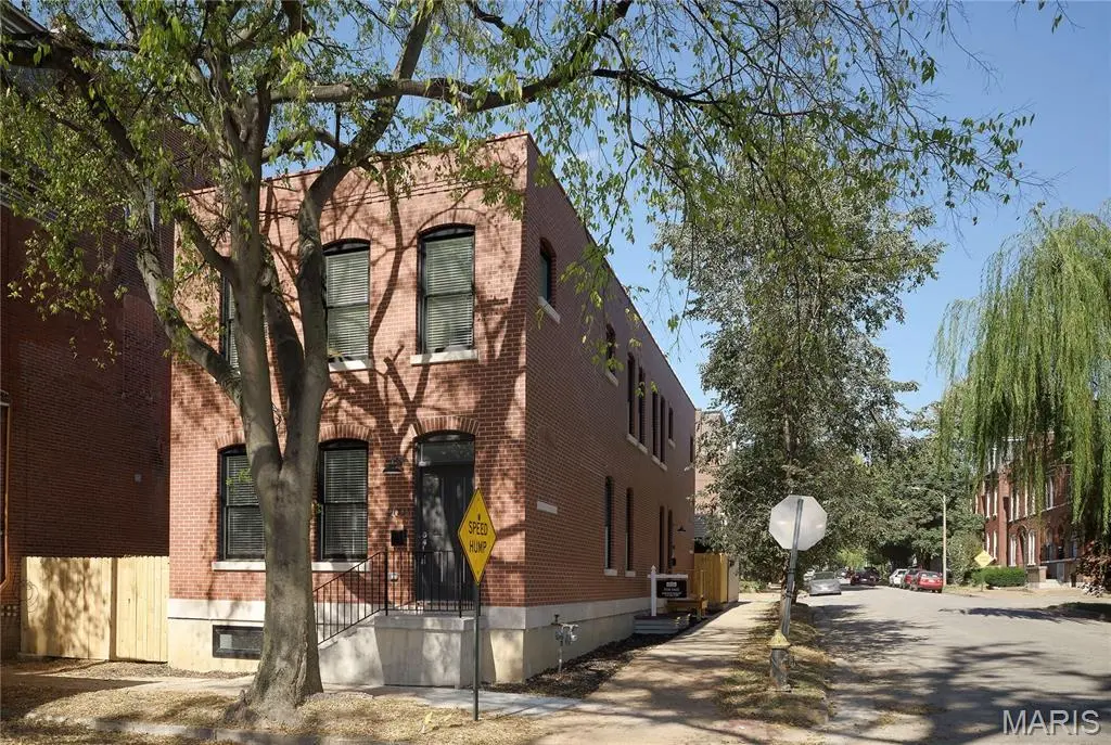 2001 Lynch ST, St Louis, MO 63118