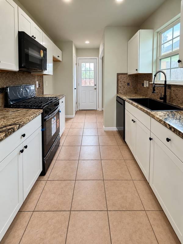 2307 Blue Meadow DR, Austin, TX 78744