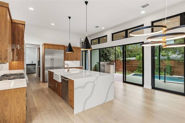 2116 Kenwood Ave, Austin, TX 78704