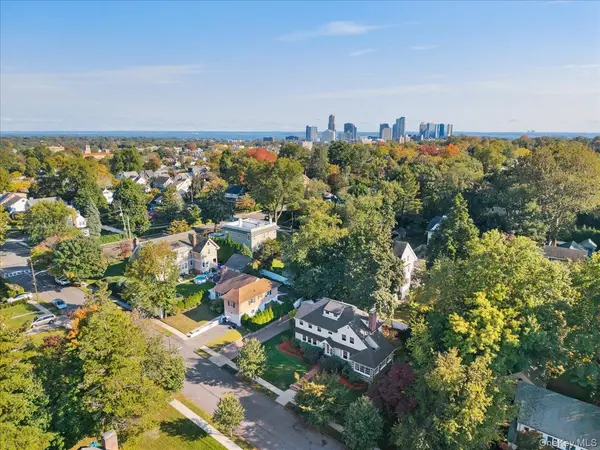 20 Whitfield TER, New Rochelle, NY 10801