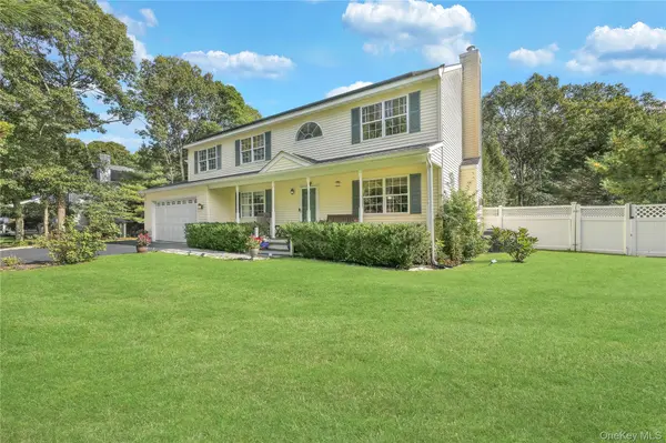 17 Jennifer PATH, Westhampton Beach, NY 11978