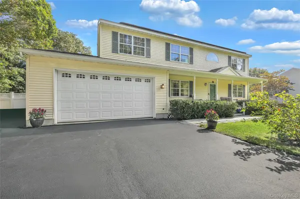 17 Jennifer PATH, Westhampton Beach, NY 11978