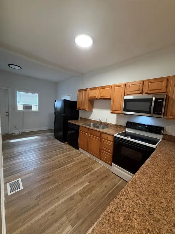 511 E HUGH ST, Tampa, FL 33603