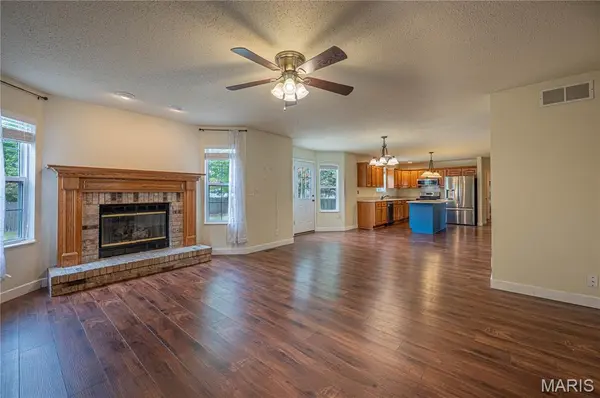 326 Fairwood Hills RD, O'fallon, IL 62269