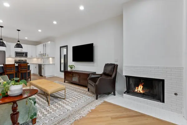 2247 W Wabansia AVE #204, Chicago, IL 60647