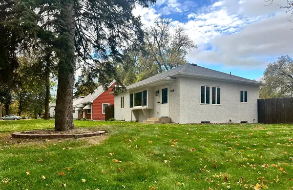 635 8th AVE E, Shakopee, MN 55379
