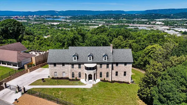 551 N Crest Court, Chattanooga, TN 37404