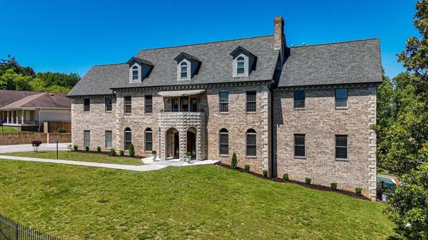 551 N Crest Court, Chattanooga, TN 37404