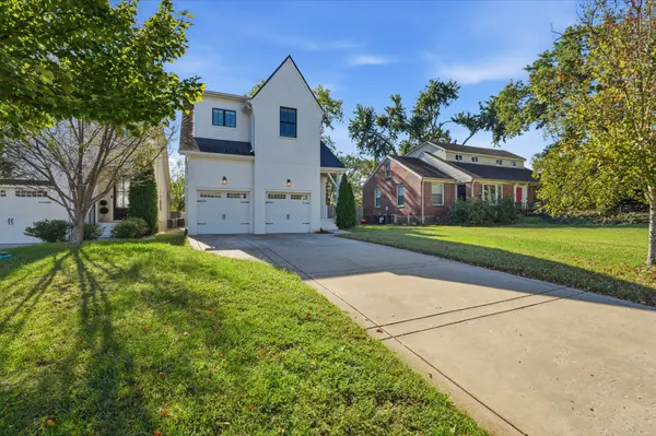 5543 Knob Rd, Nashville, TN 37209