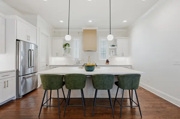 5543 Knob Rd, Nashville, TN 37209