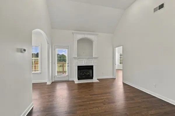 894 Tidwell Rd, Burns, TN 37029
