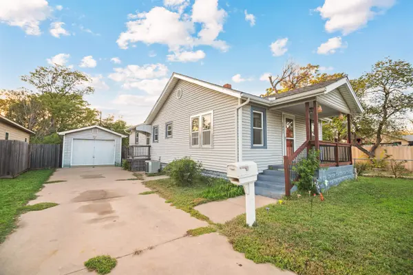 1007 S Dodge Ave, Wichita, KS 67213